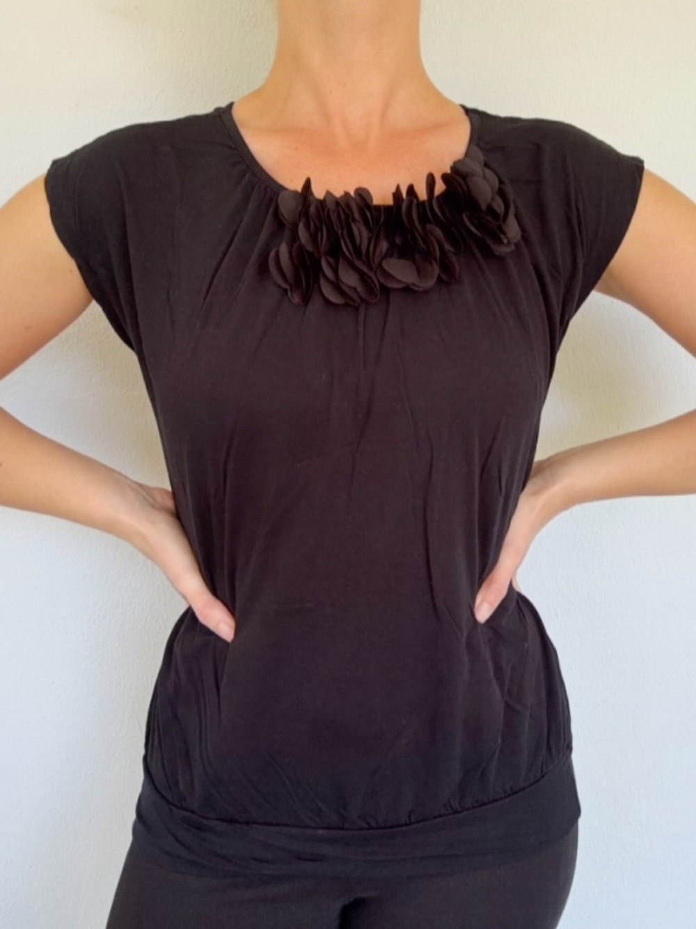 Workshop Andrea Jovine black Pima cotton floral appliqué short sleeve tee medium